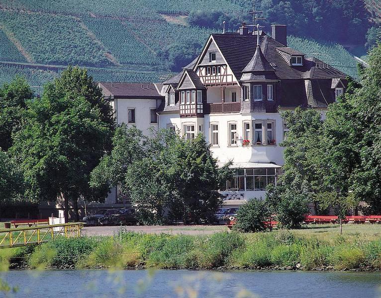 Hotel Krone Riesling Триттенхайм Экстерьер фото