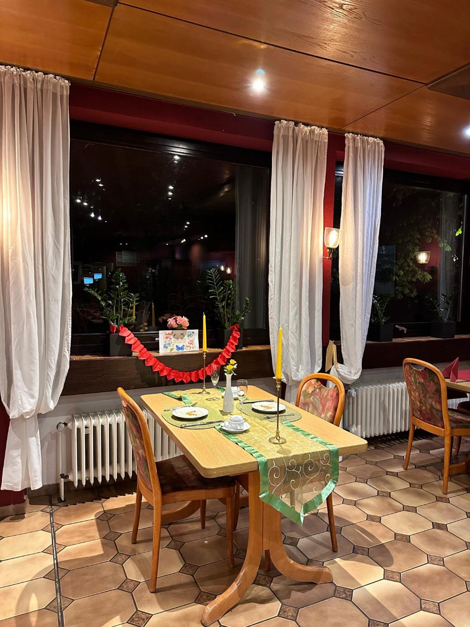 Hotel Krone Riesling Триттенхайм Экстерьер фото